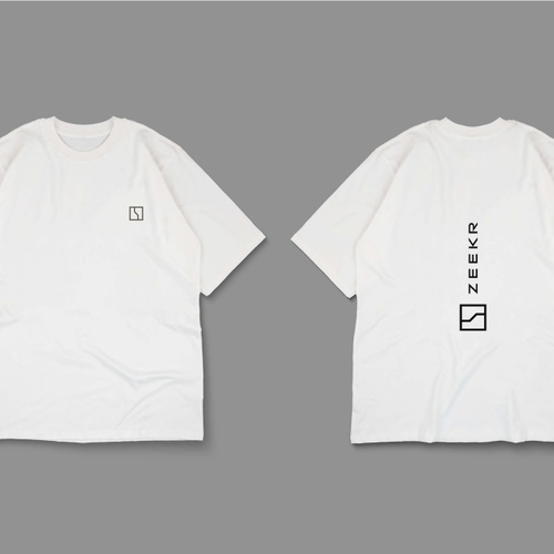 Футболка белая, оверсайз - вертикальное лого.